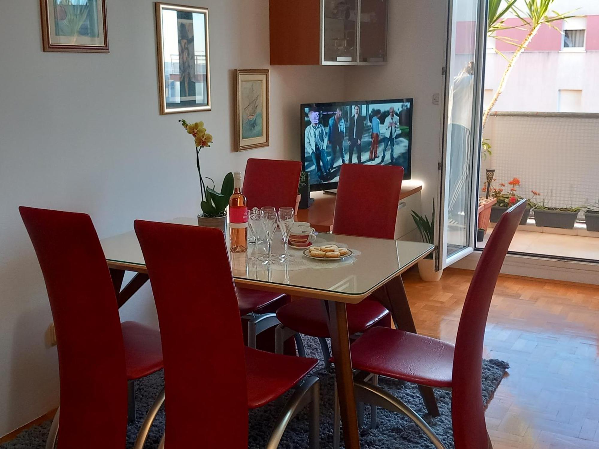 Apartment Harmony - Pleasant And Comfortable Place With A Balcony And A Secured Garage Split Zewnętrze zdjęcie